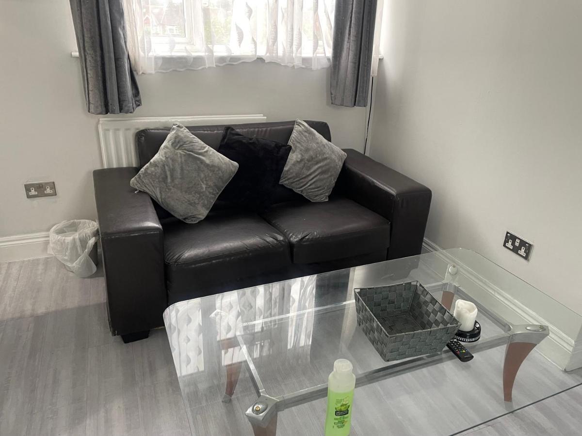Newly Renovated Studio In Acton London Exterior foto
